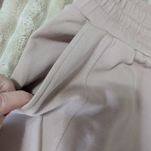 Varley Women's Cream Athletic Shorts - Picture 3 of 6